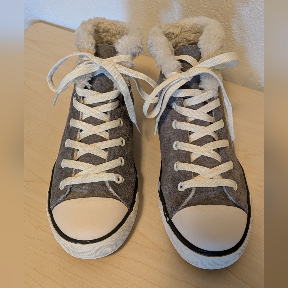 Women's Gray High-Top Sneakers with Faux Fur Lining